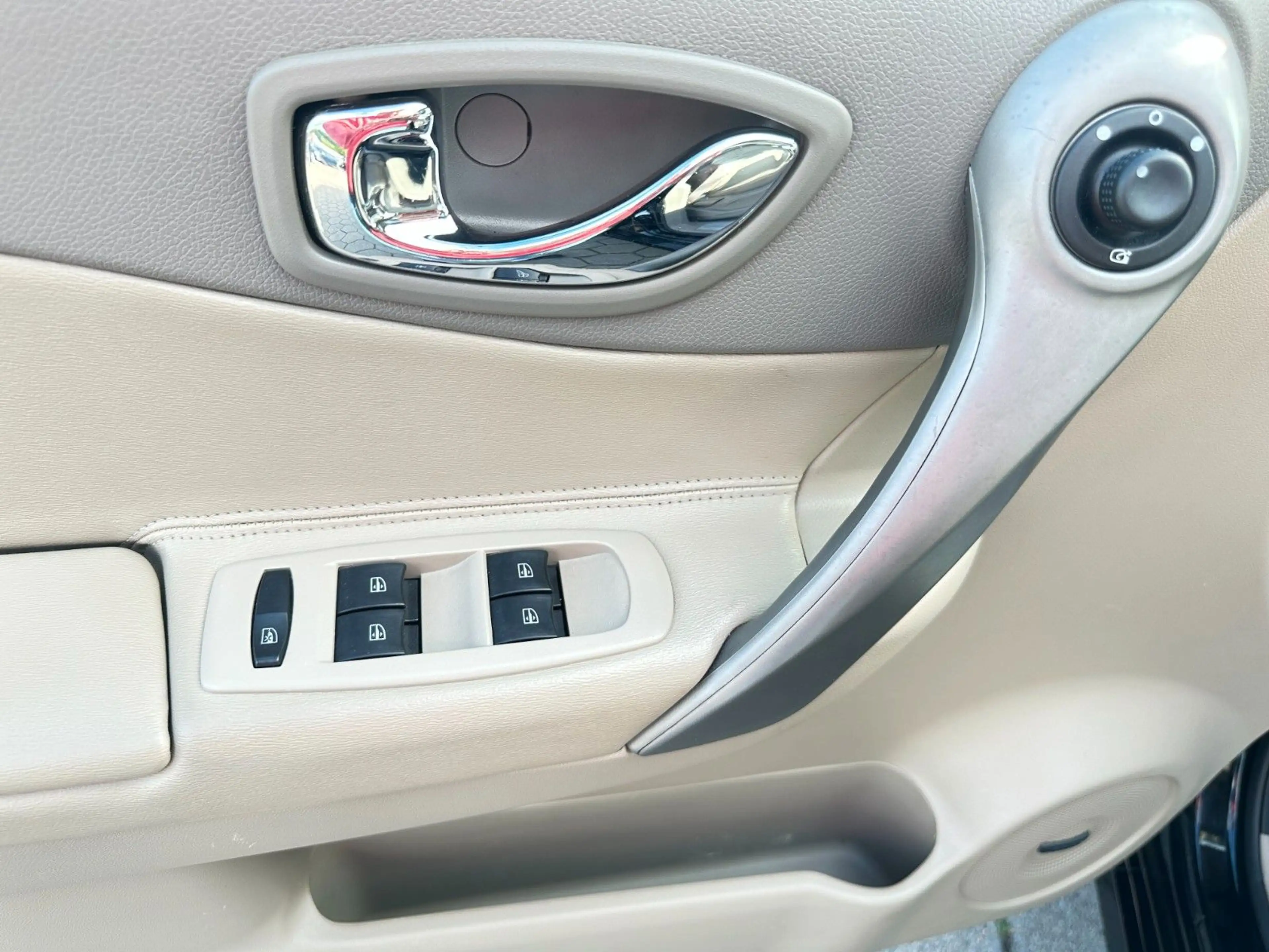 Renault Koleos 2.0dCi Luxe 4x4 Automatik Leder Xenon PDC — photo 14