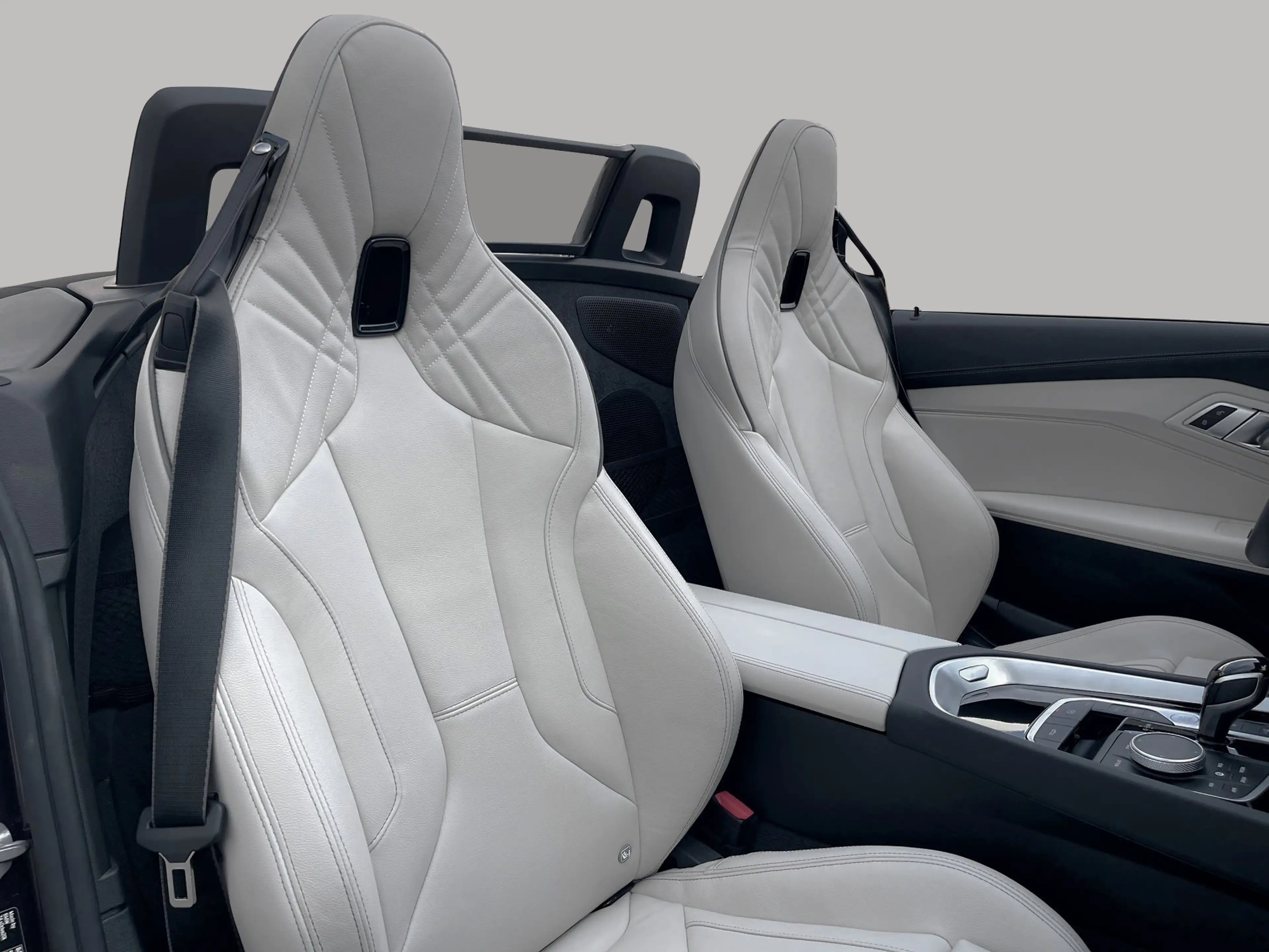 BMW Z4 sDrive20i — photo 12