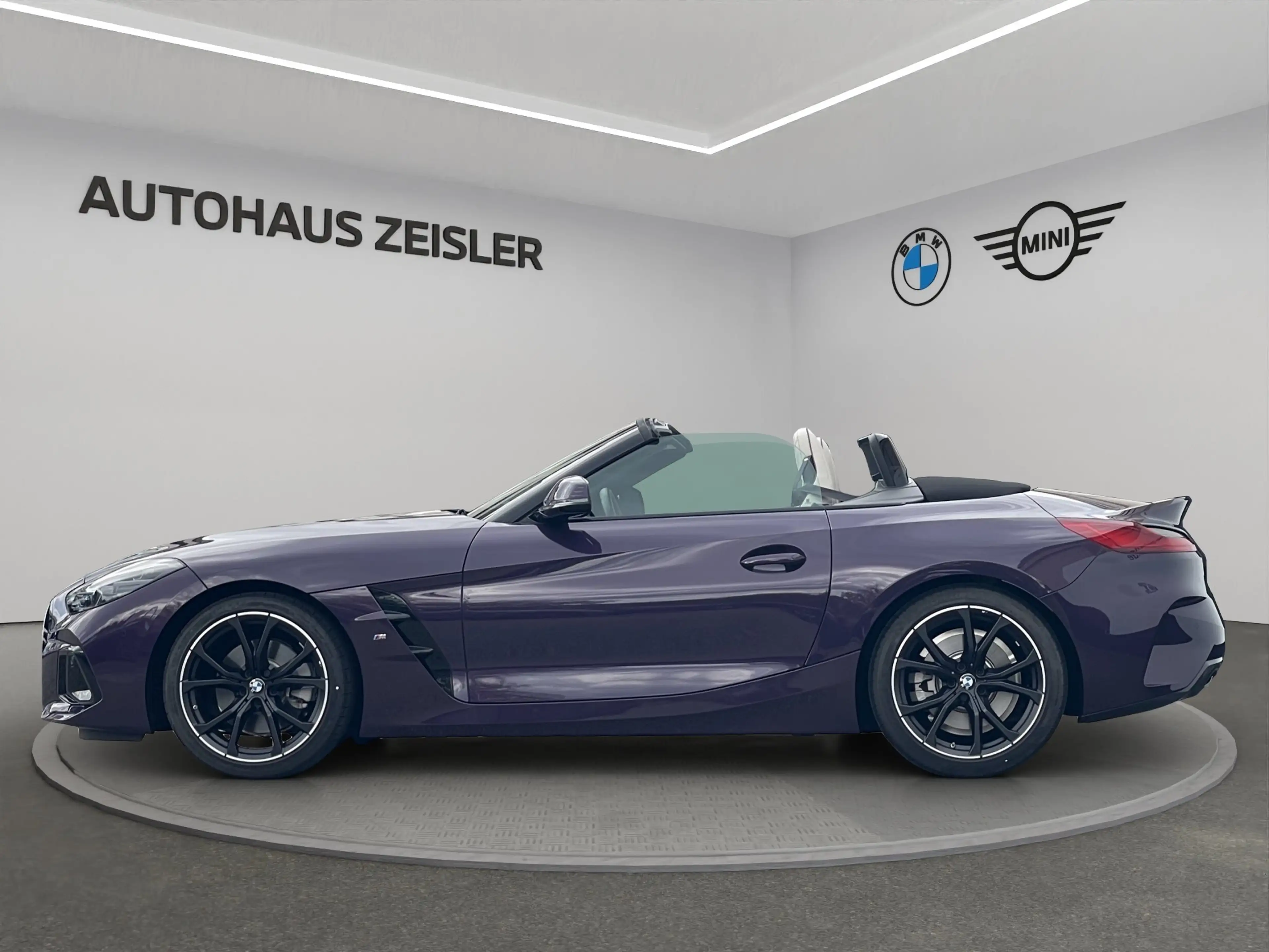 BMW Z4 sDrive20i — photo 4