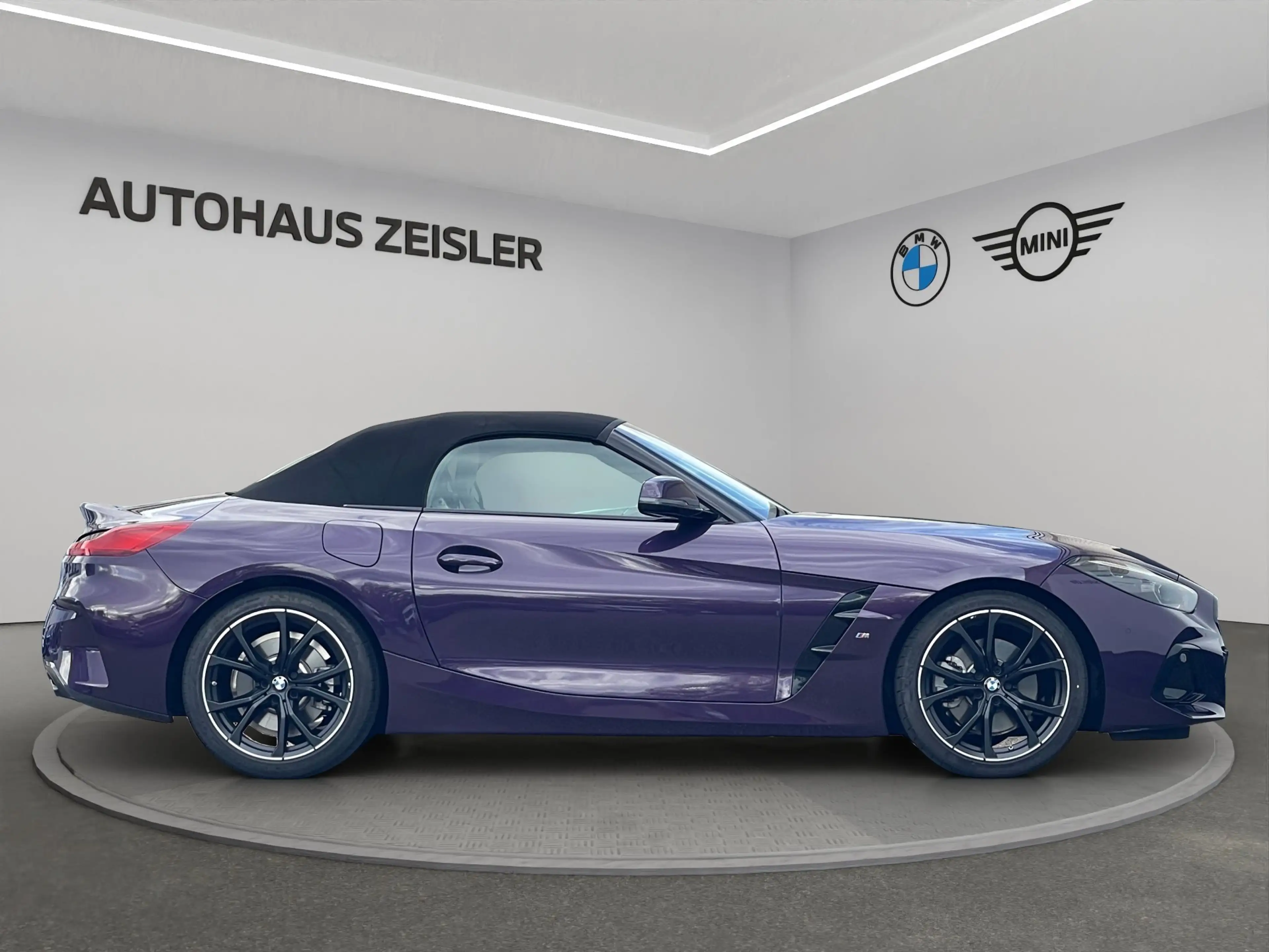 BMW Z4 sDrive20i — photo 3