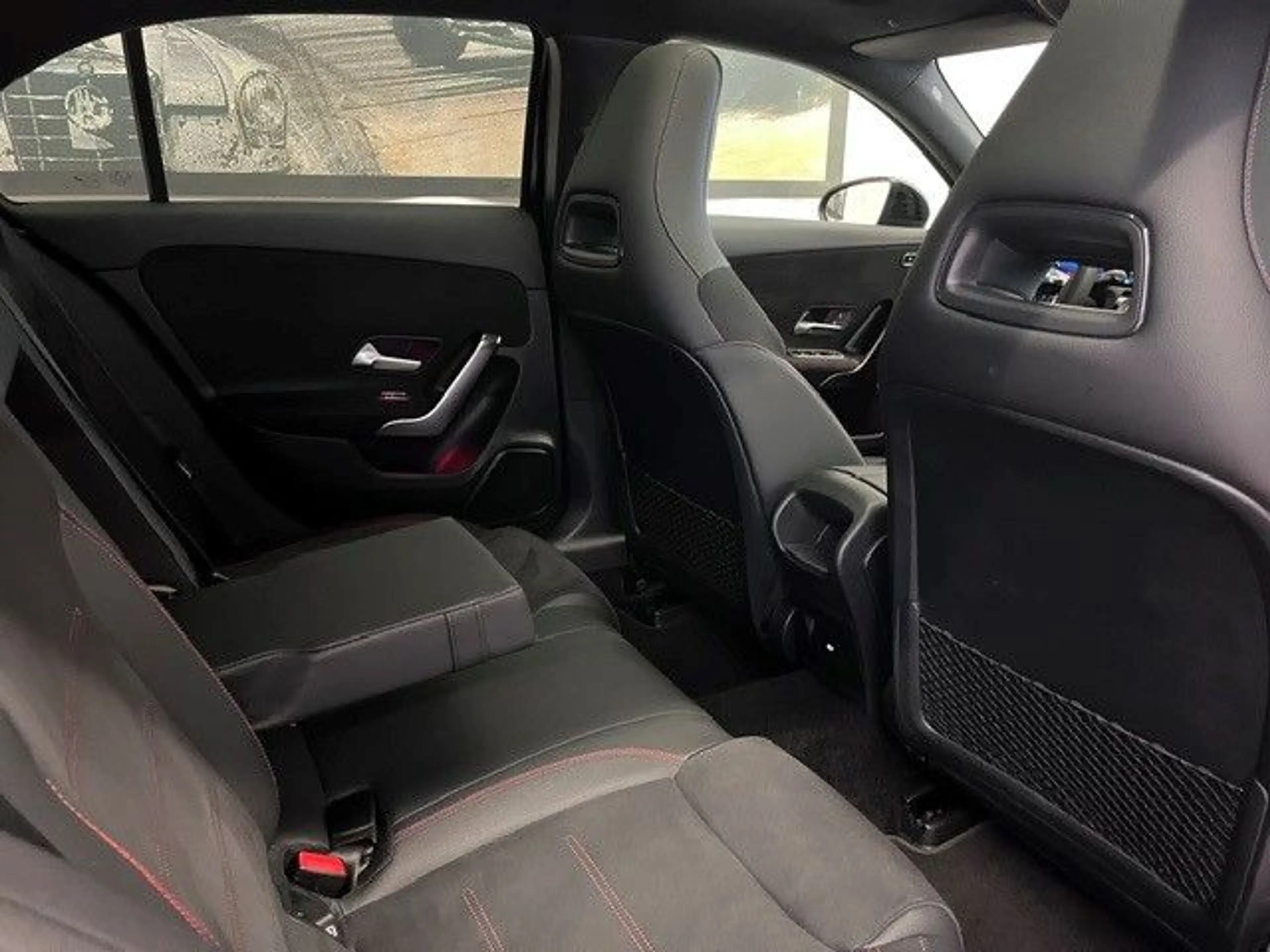 Mercedes-Benz A 250 e AMG-Line Panorama Distronic Keyless Go — photo 10