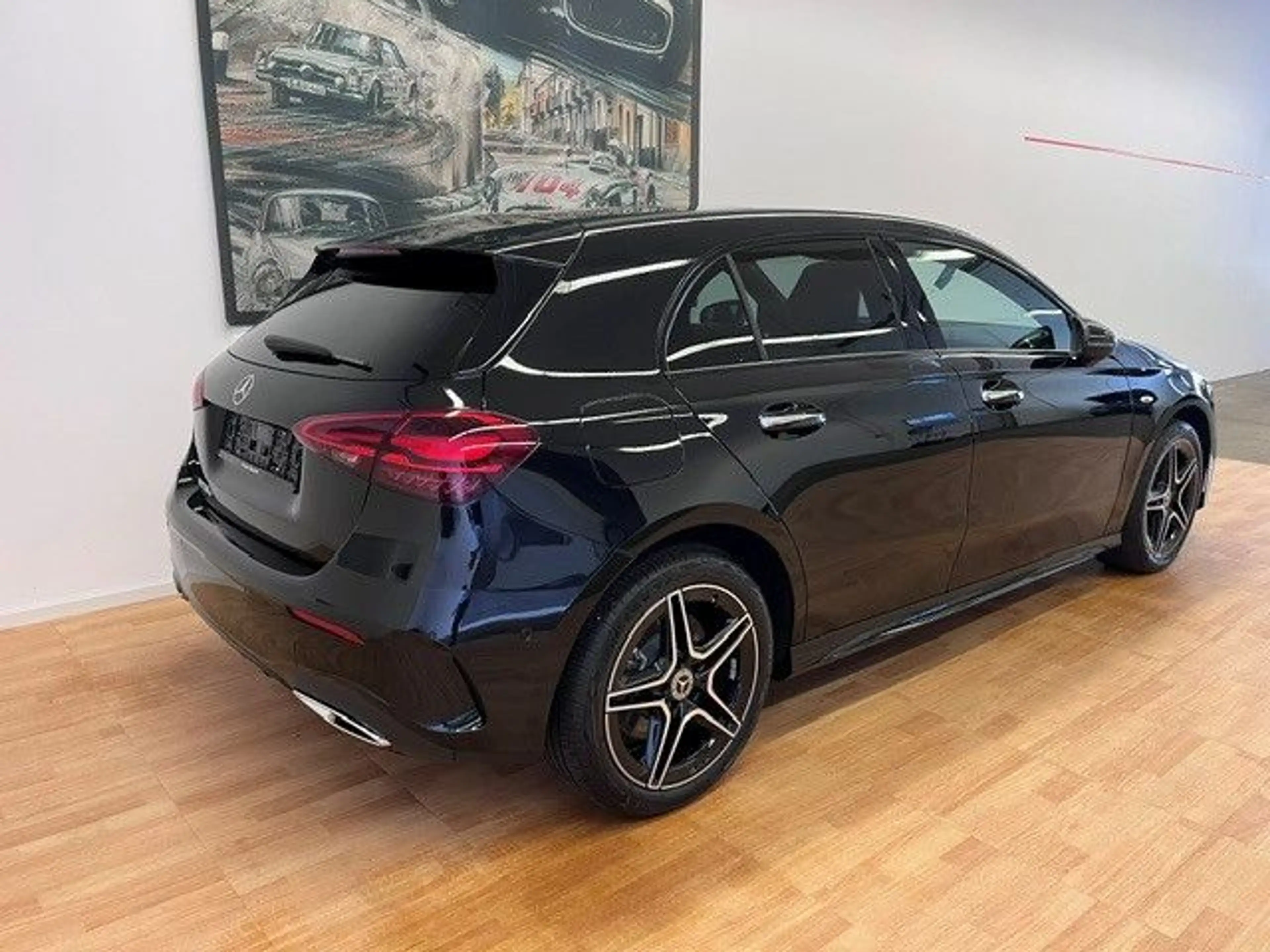 Mercedes-Benz A 250 e AMG-Line Panorama Distronic Keyless Go — photo 2