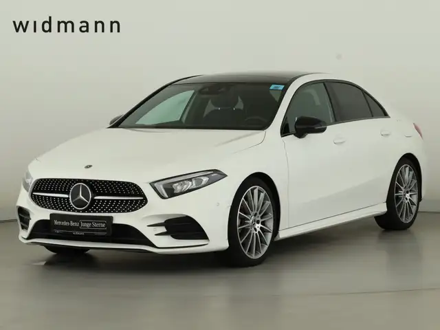 Mercedes-Benz A 200 Lim *AMG Line*Panorama*Park Paket*Kamera**