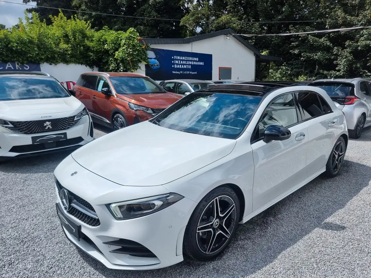Mercedes-Benz A 200 d AMG/ PANO/ LED/ SERVICE/ 360/ VIRTUAL Blanco - 1