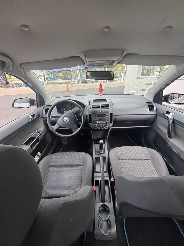 Volkswagen Polo Citadine 5 portes — photo 4