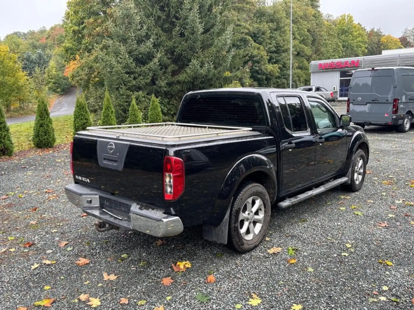 Nissan Navara SE DC Mountain Top Zwart - 2