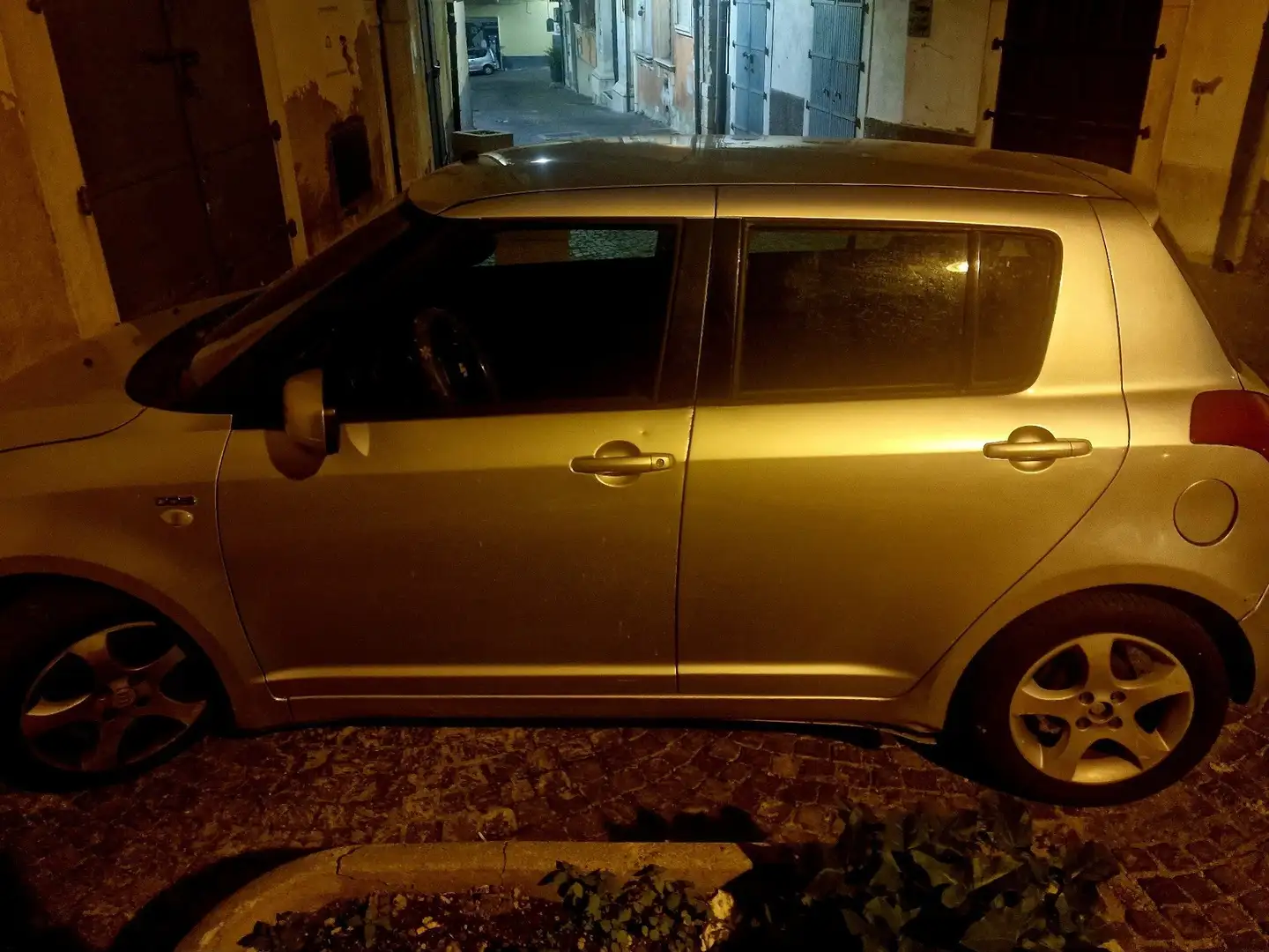 Suzuki Swift 5p 1.3 ddis GLX navi - 2
