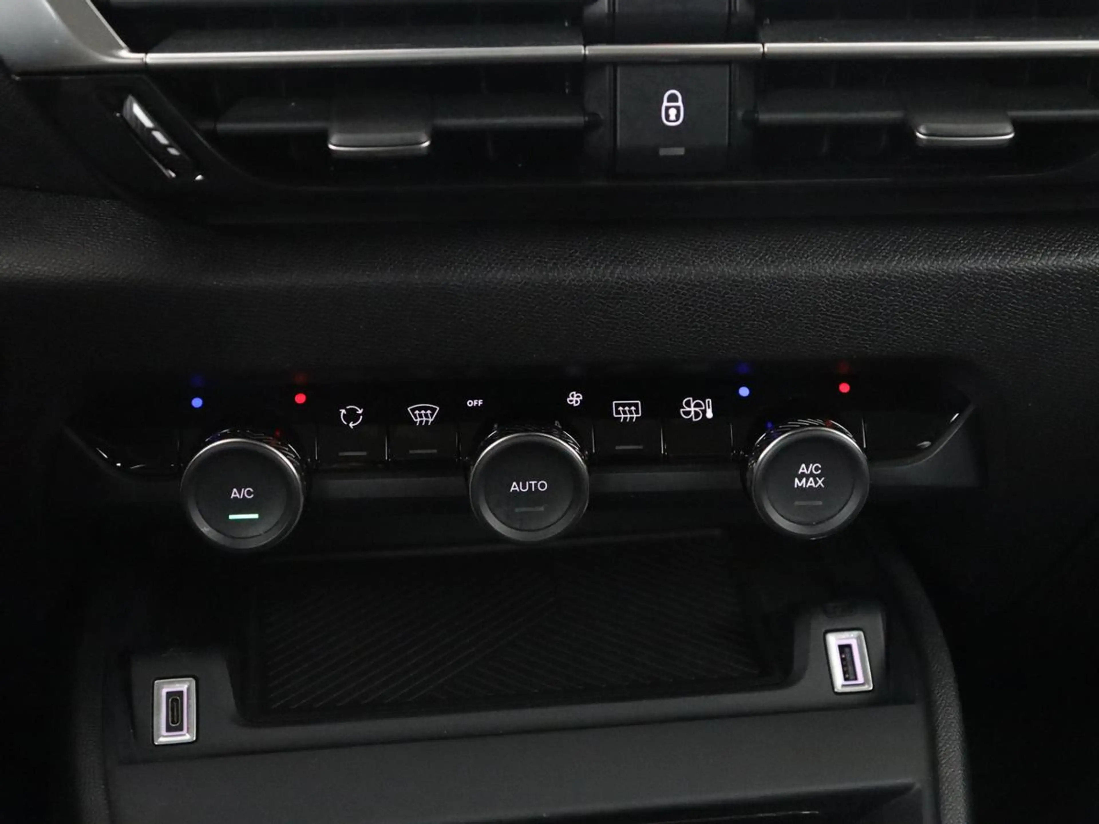 Citroen E-C4 Electric Feel Pack 50 kWh | SOH 95,1% | Camera | LED | Appl — photo 24