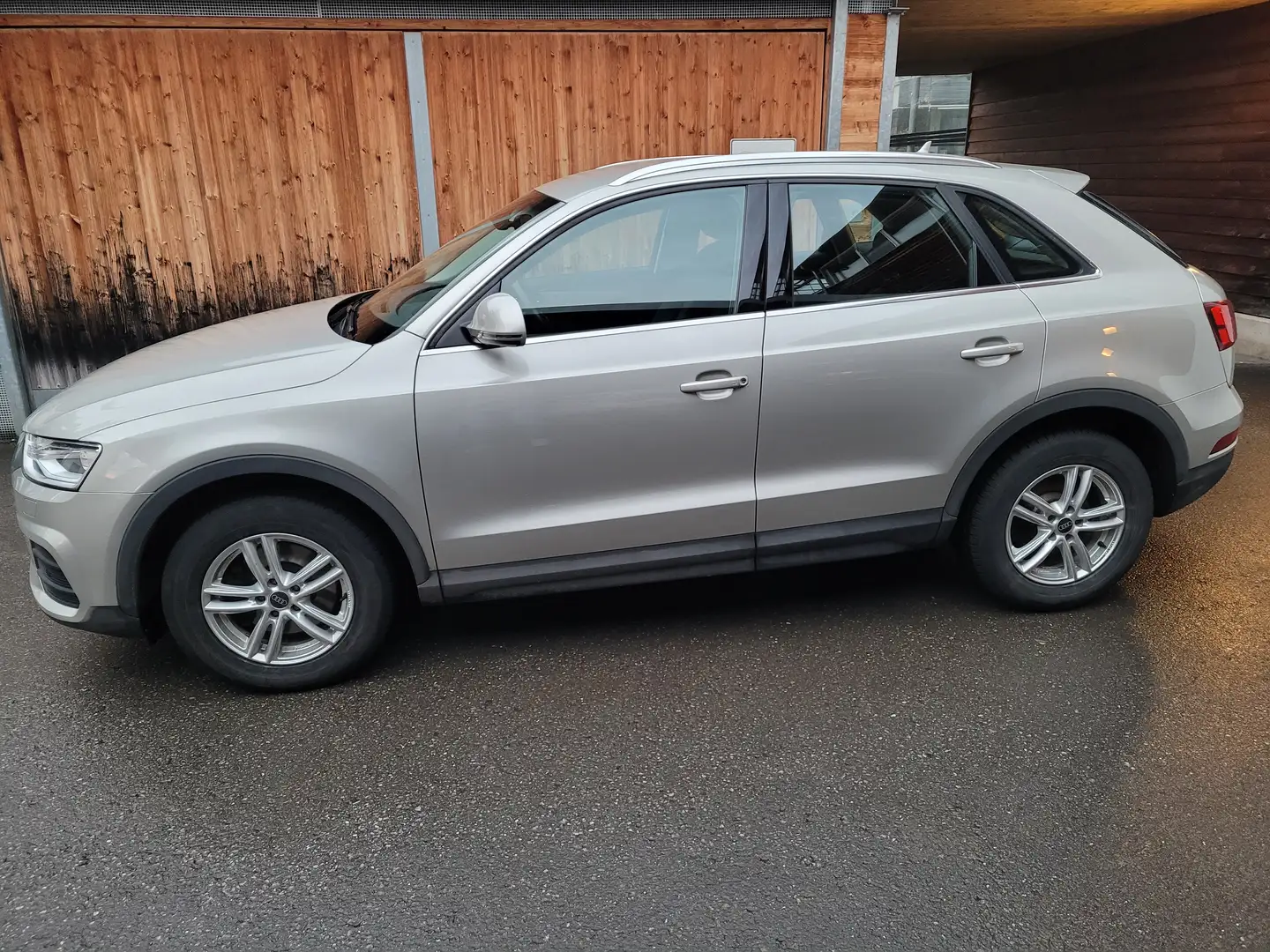 Audi Q3 Q3 2,0 TDI S-tronic Grau - 1