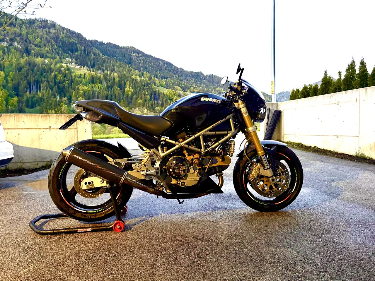 Ducati Monster 1000