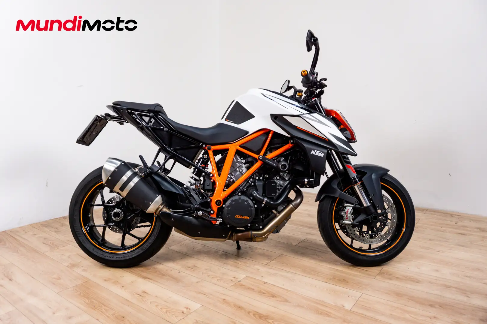 KTM 1290 Super Duke R - 1