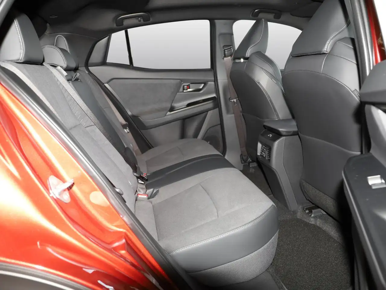 Toyota C-HR BEV 4x4 Lounge Sky & Sound Paket, миниатюра 6