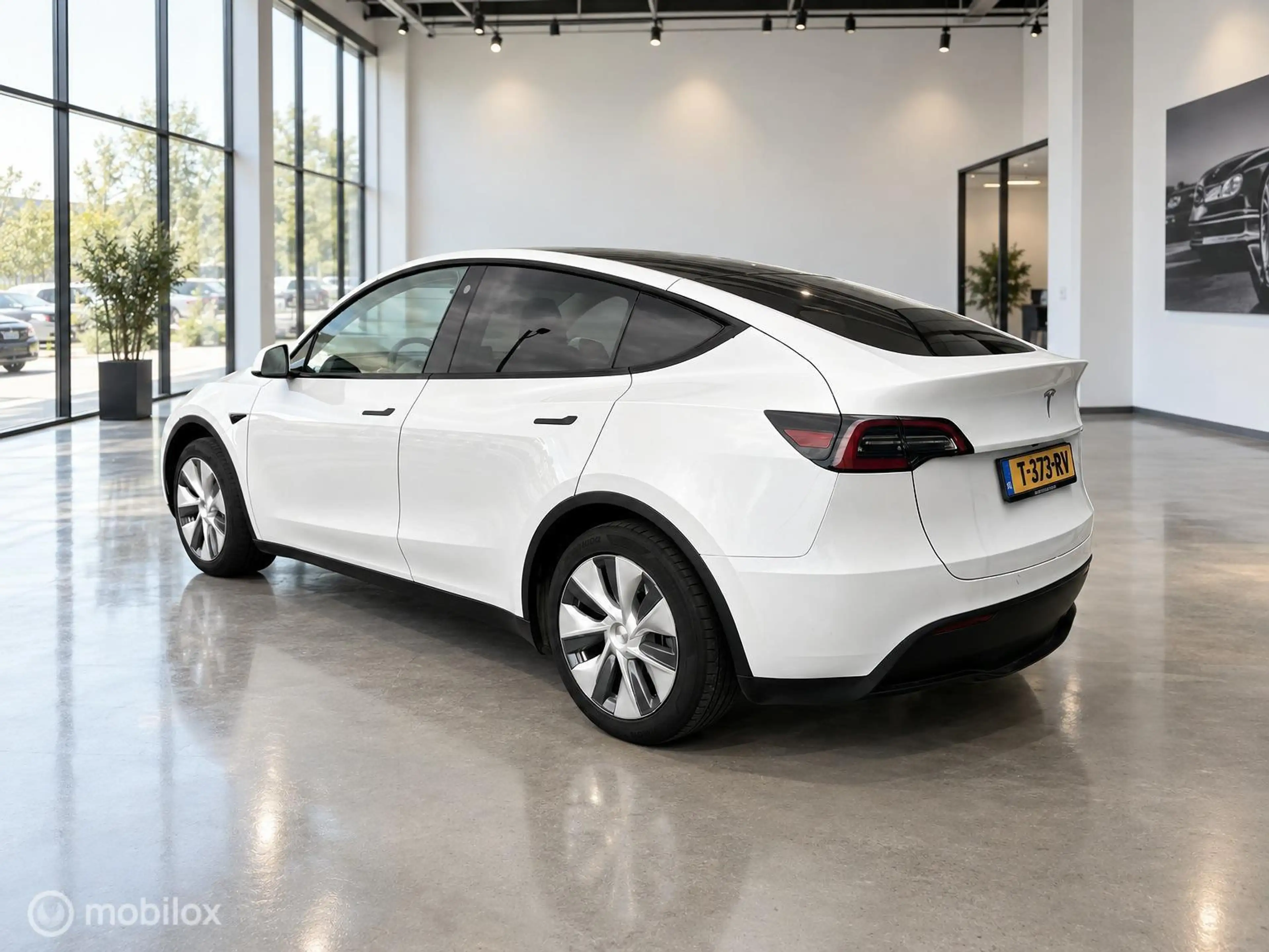 Tesla Model Y RWD 58 kWh LFP | SOH 90,7% MOBA | Supercharging | — photo 5