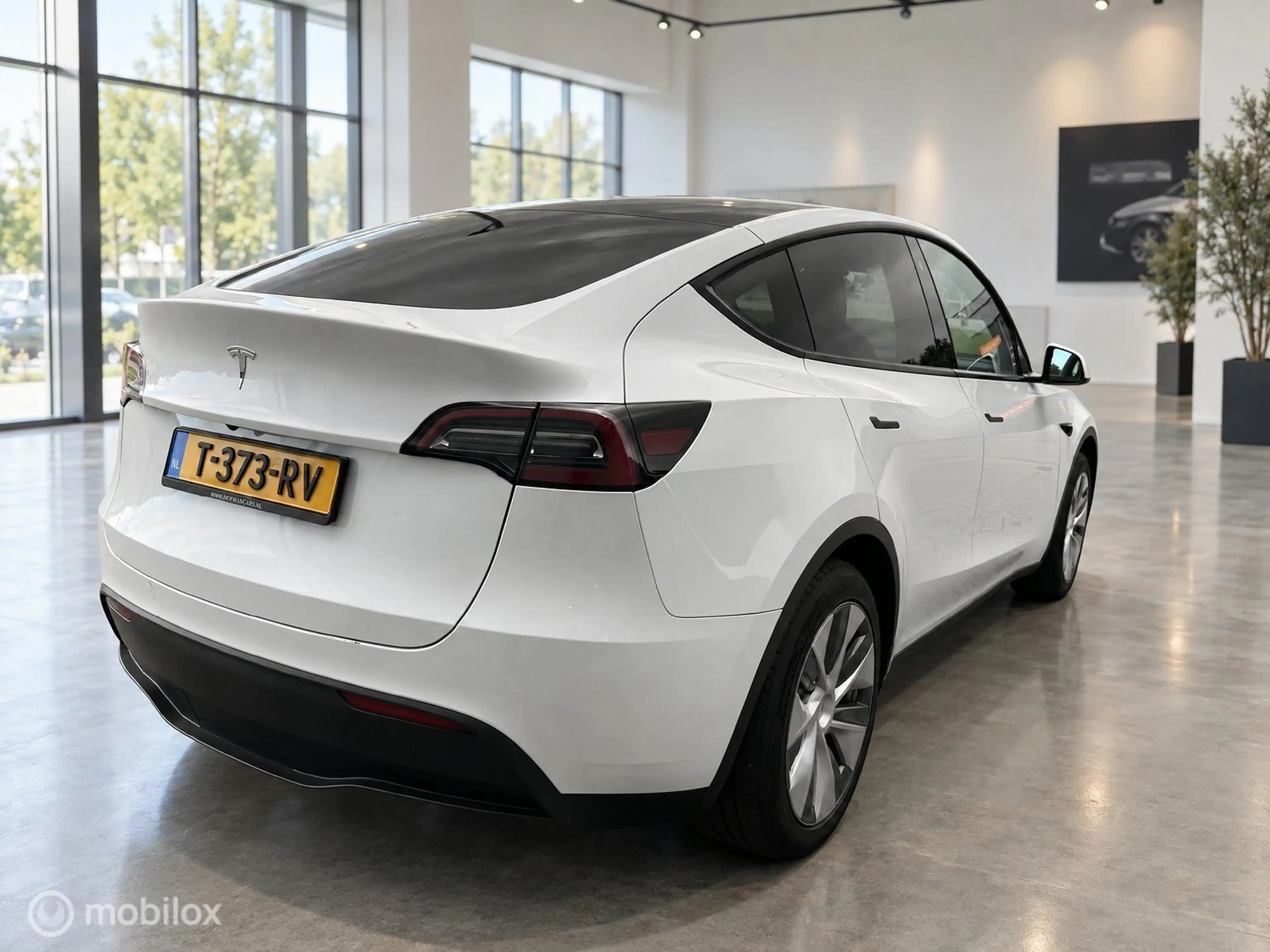 Tesla Model Y RWD 58 kWh LFP | SOH 90,7% MOBA | Supercharging | — photo 8