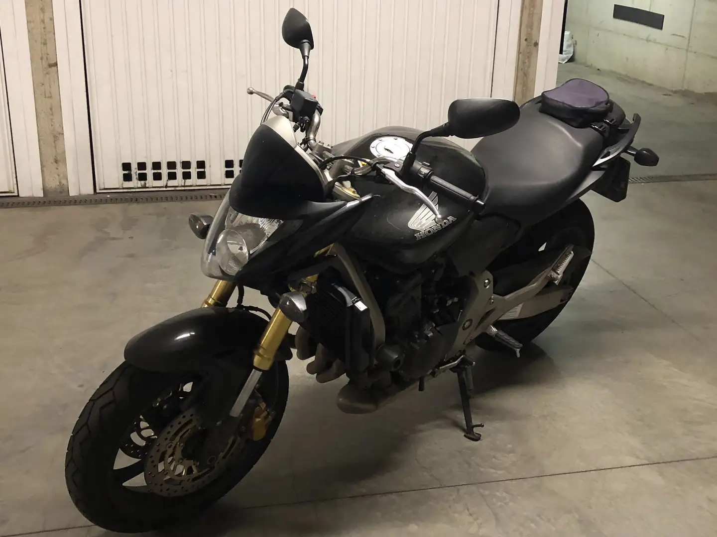 Honda Hornet Negro - 2