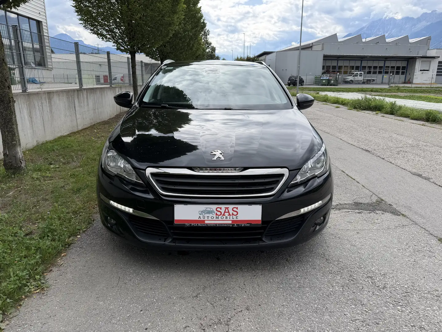 Peugeot 308 SW 1,2 PureTech 130 S&S Business Line Aut. Schwarz - 2