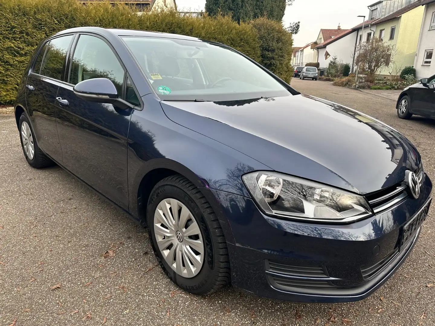 Volkswagen Golf VII Lim. Trendline BMT KLIMA 1.HAND Blau - 1
