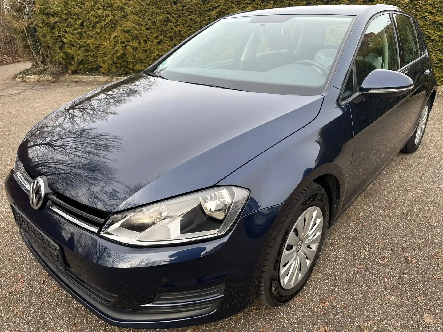 Volkswagen Golf VII Lim. Trendline BMT KLIMA 1.HAND Blau - 2