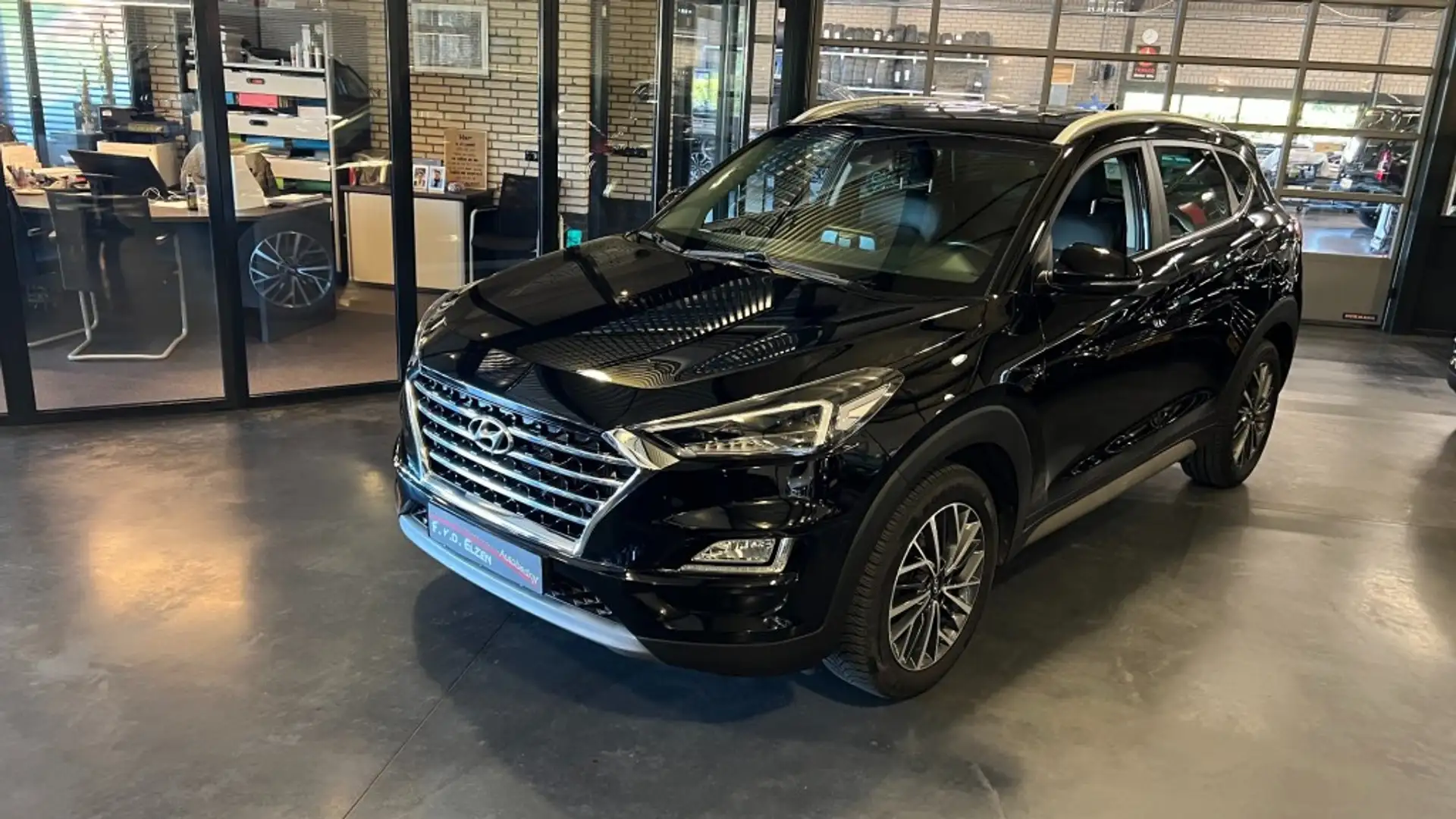 Hyundai TUCSON 1.6 T-GDI PREMIUM Zwart - 2