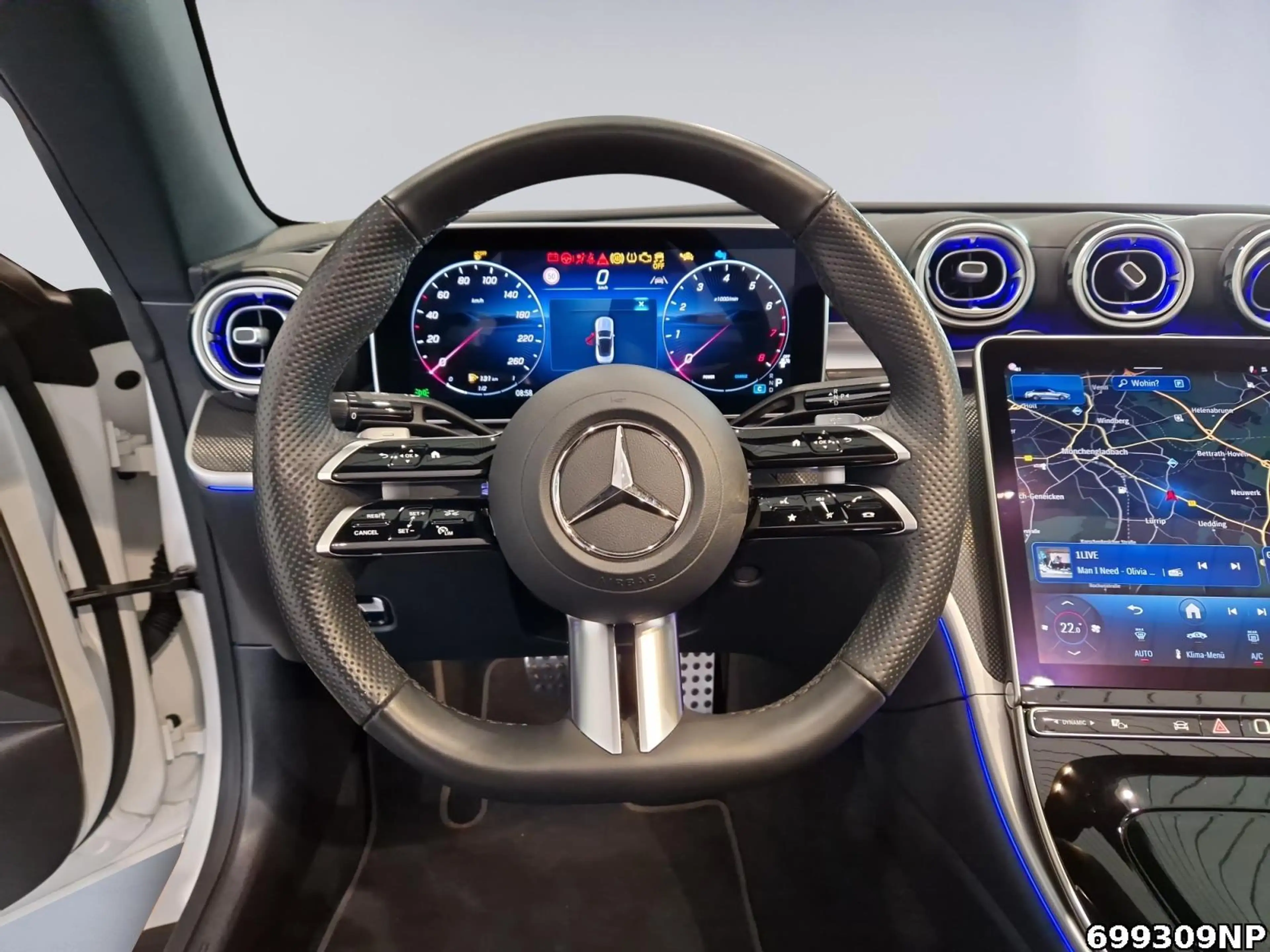 Mercedes-Benz CLE 200 Cabrio AMG  Night Memory AIRCAP AIRSCARF — photo 9