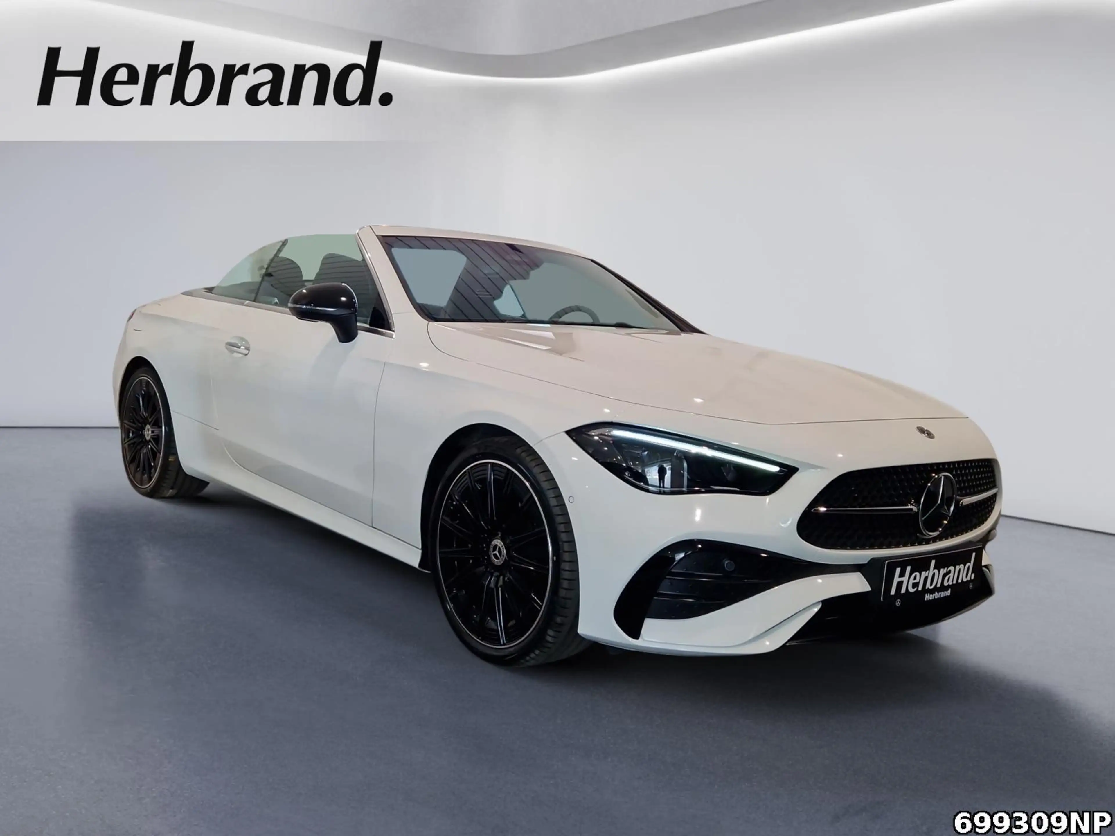 Mercedes-Benz CLE 200 Cabrio AMG  Night Memory AIRCAP AIRSCARF — photo 2