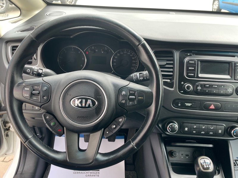 Kia Carens Edition 7 aus 1.Hand TÜV-AU 02-2028 — photo 8