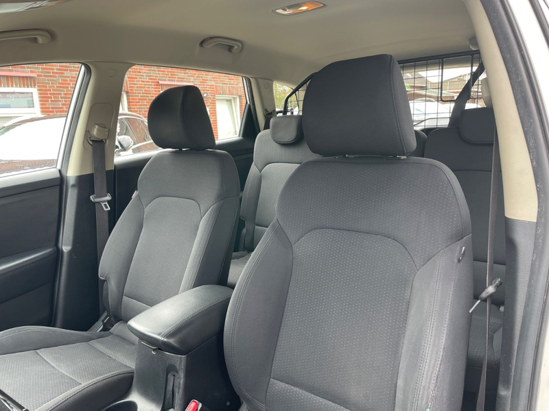 Kia Carens Edition 7 aus 1.Hand TÜV-AU 02-2028 — photo 9