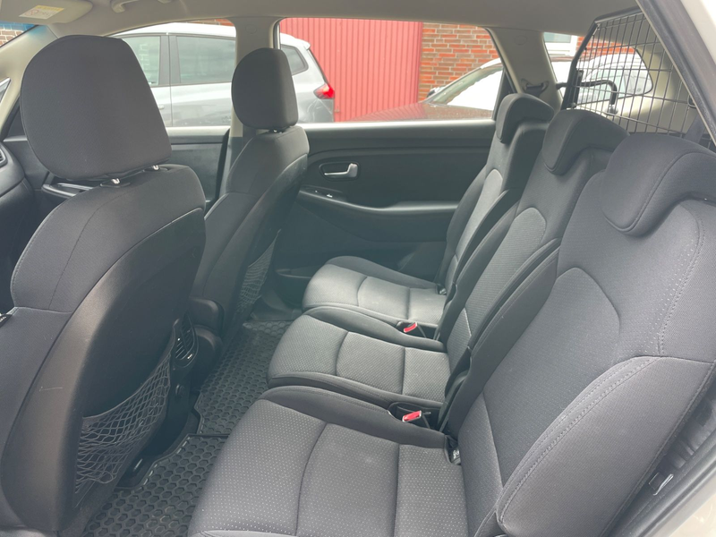 Kia Carens Edition 7 aus 1.Hand TÜV-AU 02-2028 — photo 10