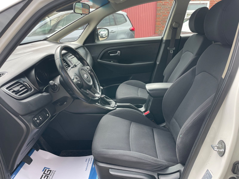 Kia Carens Edition 7 aus 1.Hand TÜV-AU 02-2028 — photo 5