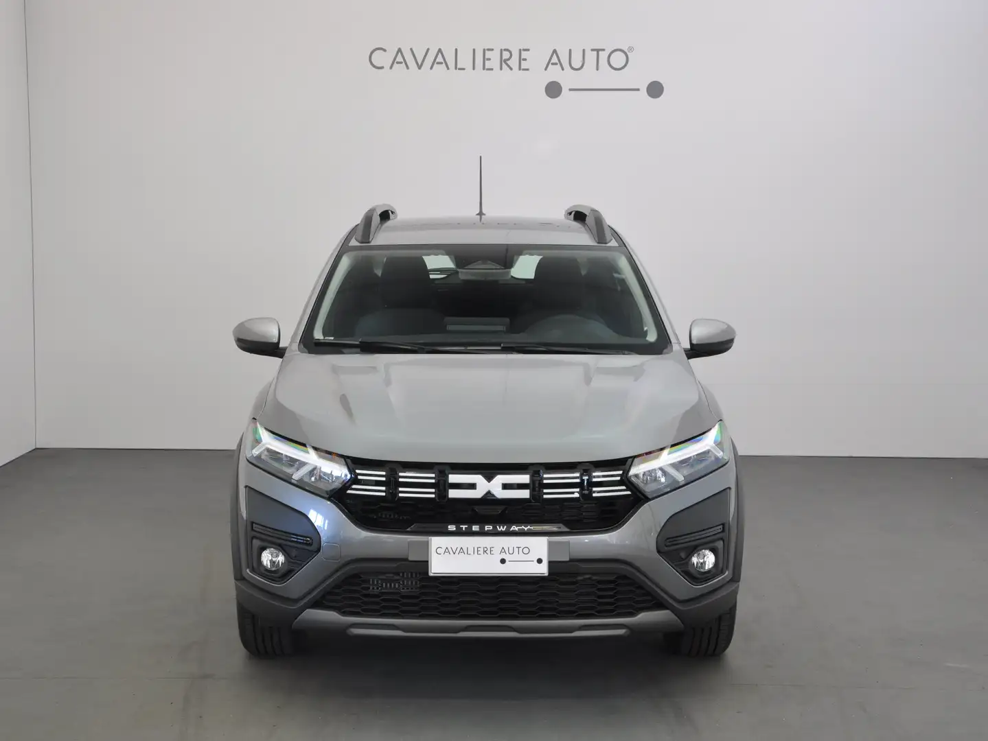 Dacia Sandero Stepway 1.0 tce Expression Eco-g 100cv Grijs - 2