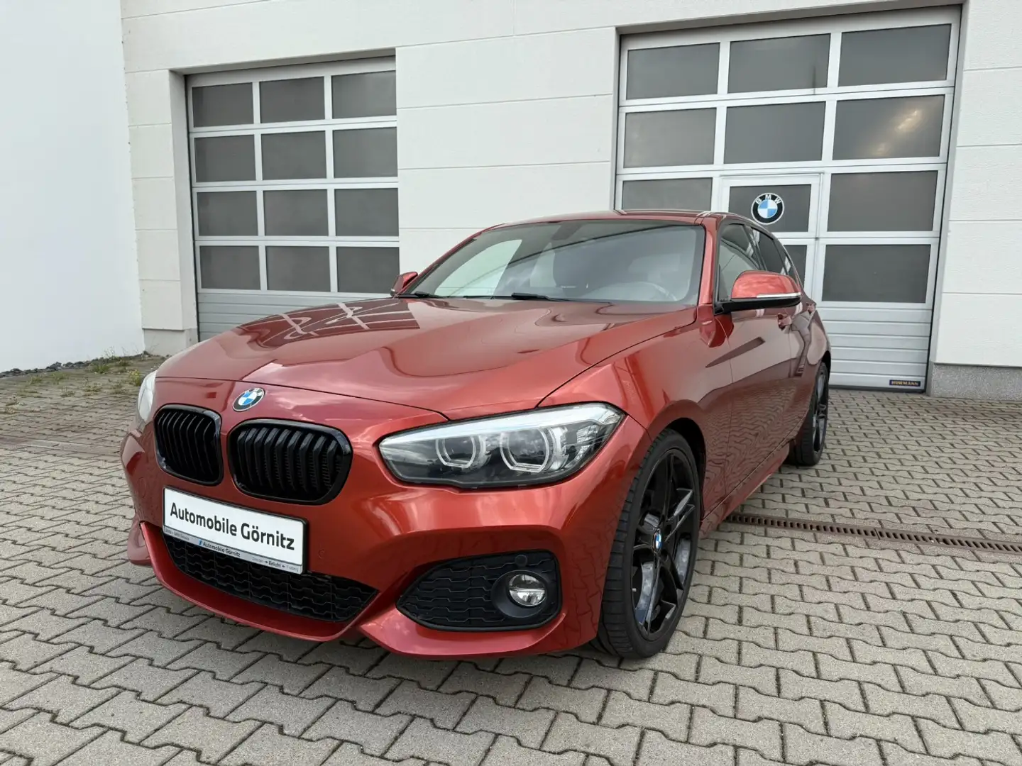 BMW 118 d SPORTPAKET/NAVI/SITZH/PDC/SPORTSITZE Negro - 1
