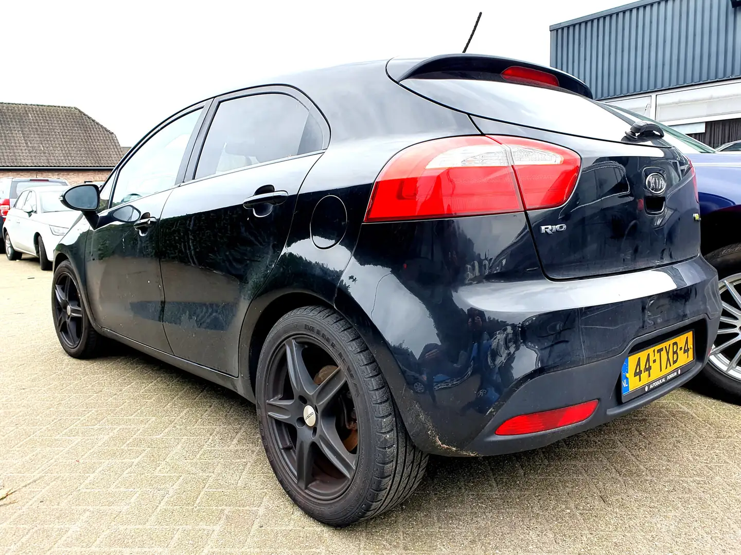 Kia Rio 1.1 CRDi Plus Pack - Motorschade Negro - 2