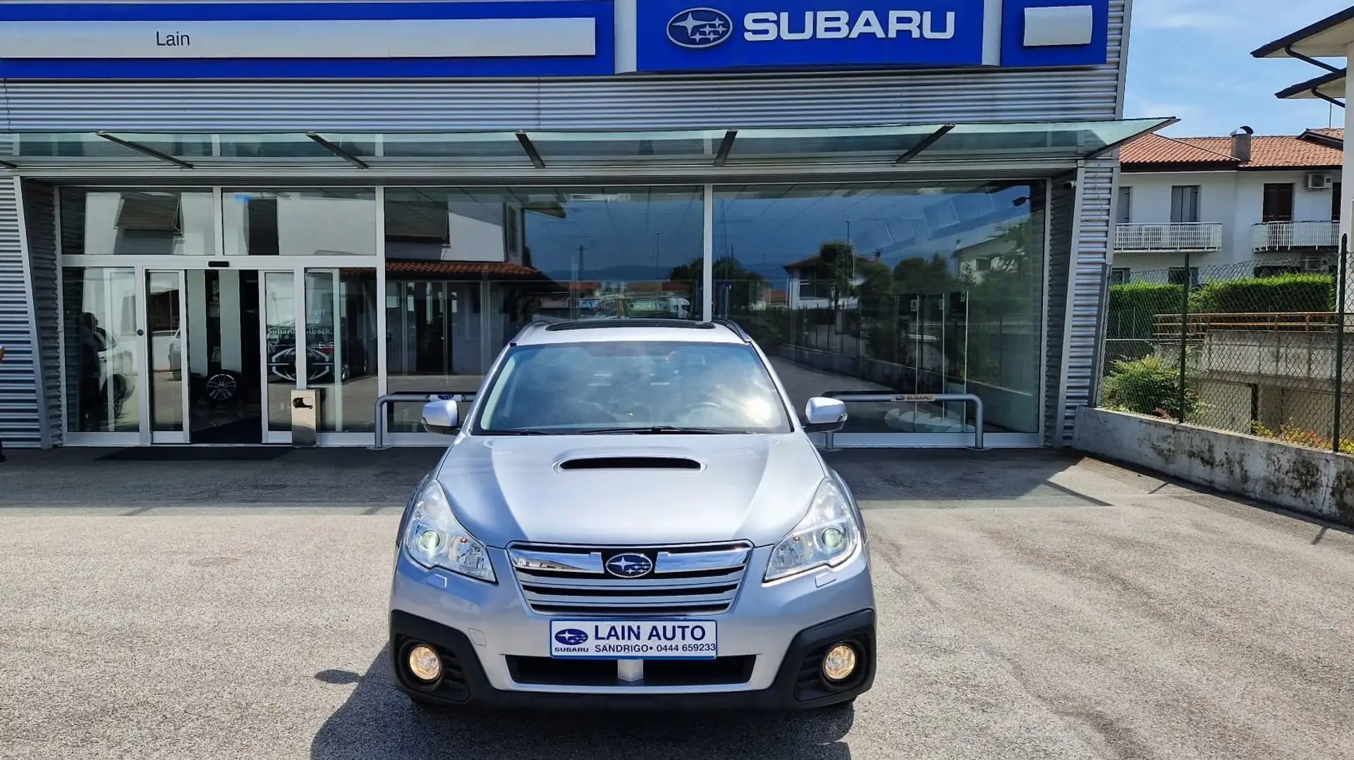 Subaru Legacy Outback SW 2.0D CVT Unlimited - Unico Proprietario Zilver - 2