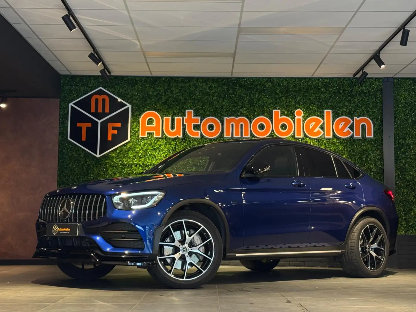 Mercedes-Benz GLC 300 Coupé 300e 4MATIC AMG 320 PK|PANO|LUCHTVERING|MULT Blauw - 1