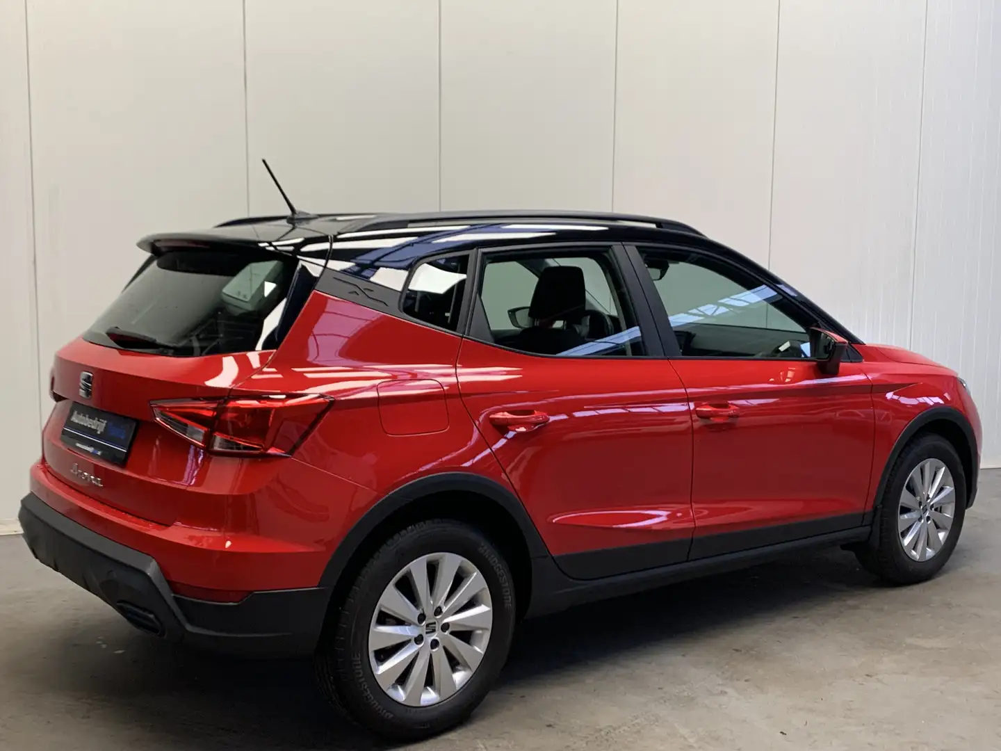 SEAT Arona 1.0 TSI Style AIRCO/ECC-NAVI by CARPLAY-PDC-LMV-LE Rojo - 2