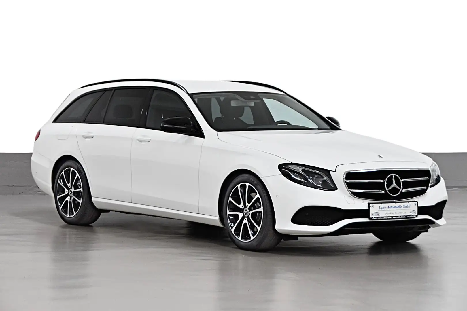 Mercedes-Benz E 200 T 9G-TRONIC AVANTGARDE NIGHT-PAKET Blanc - 1