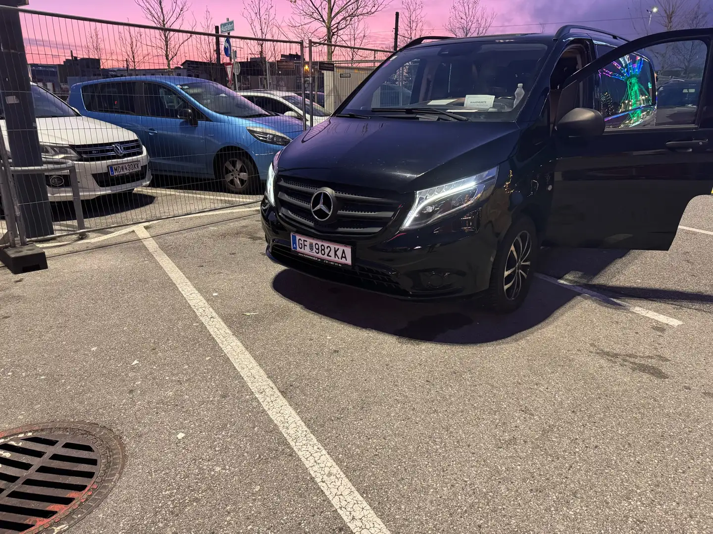 Mercedes-Benz Vito Tourer Pro 119 BlueTEC lang Schwarz - 1