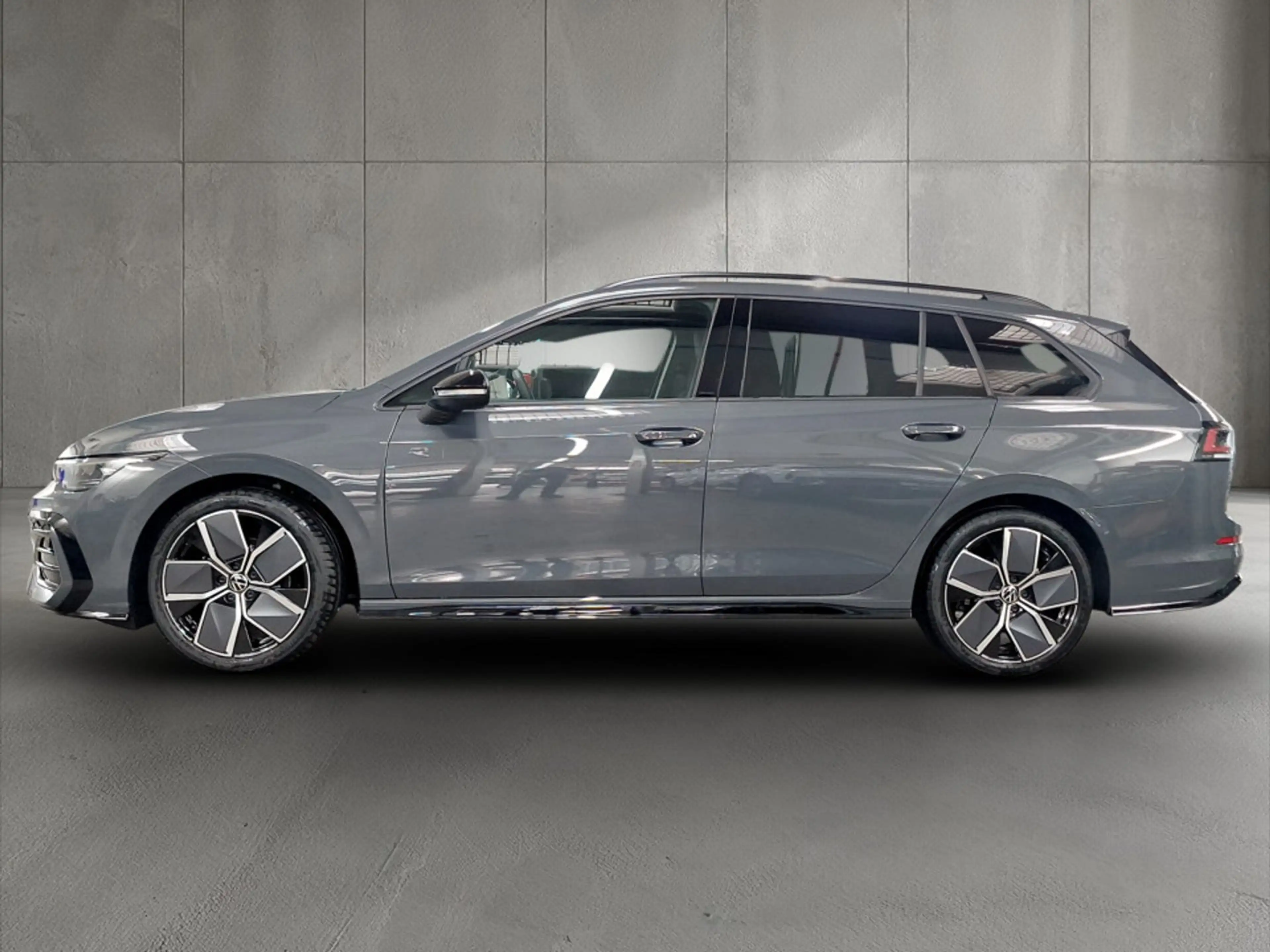 Volkswagen Golf Variant Sport mHeV DSG — photo 3