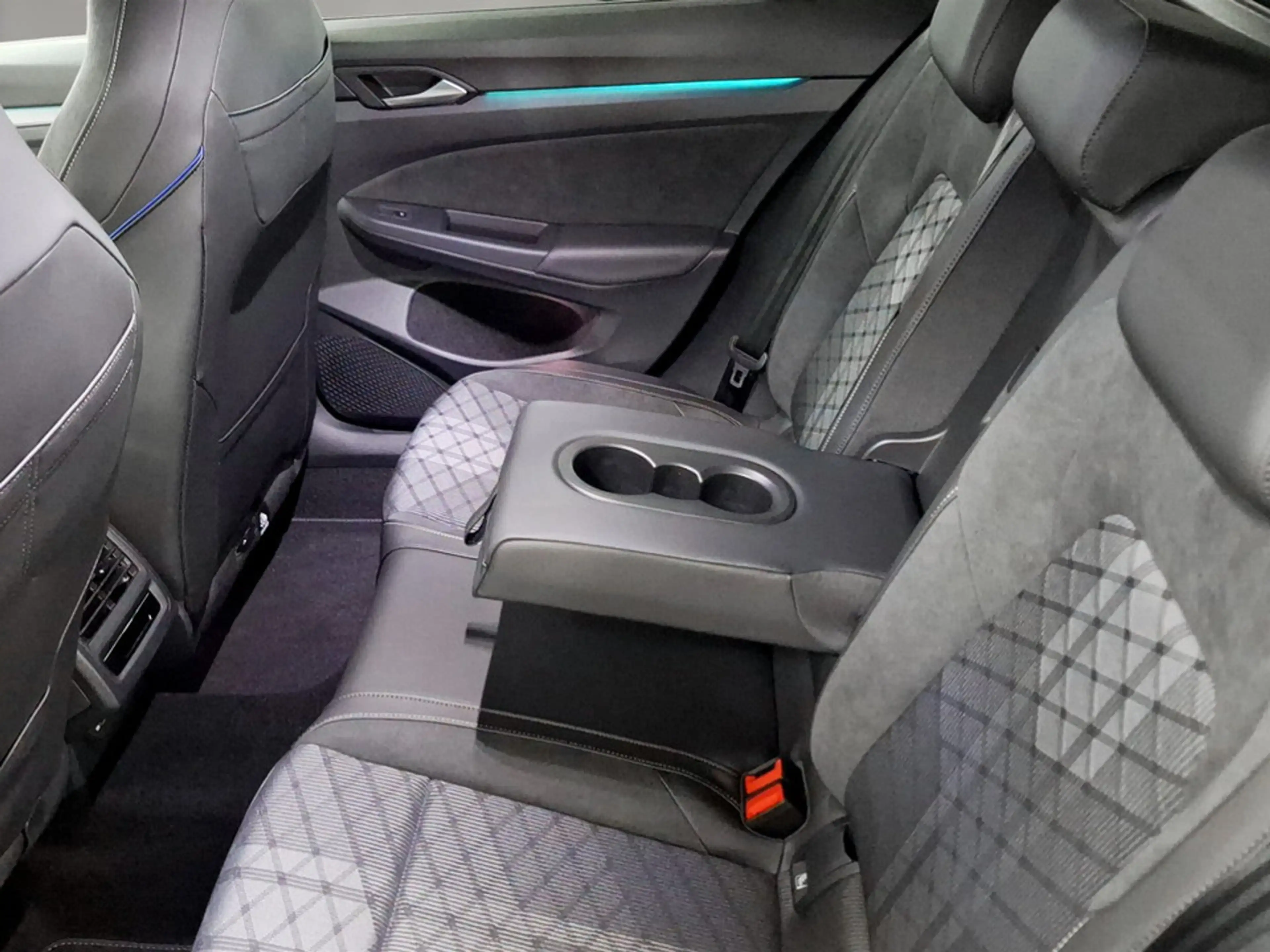 Volkswagen Golf Variant Sport mHeV DSG — photo 15