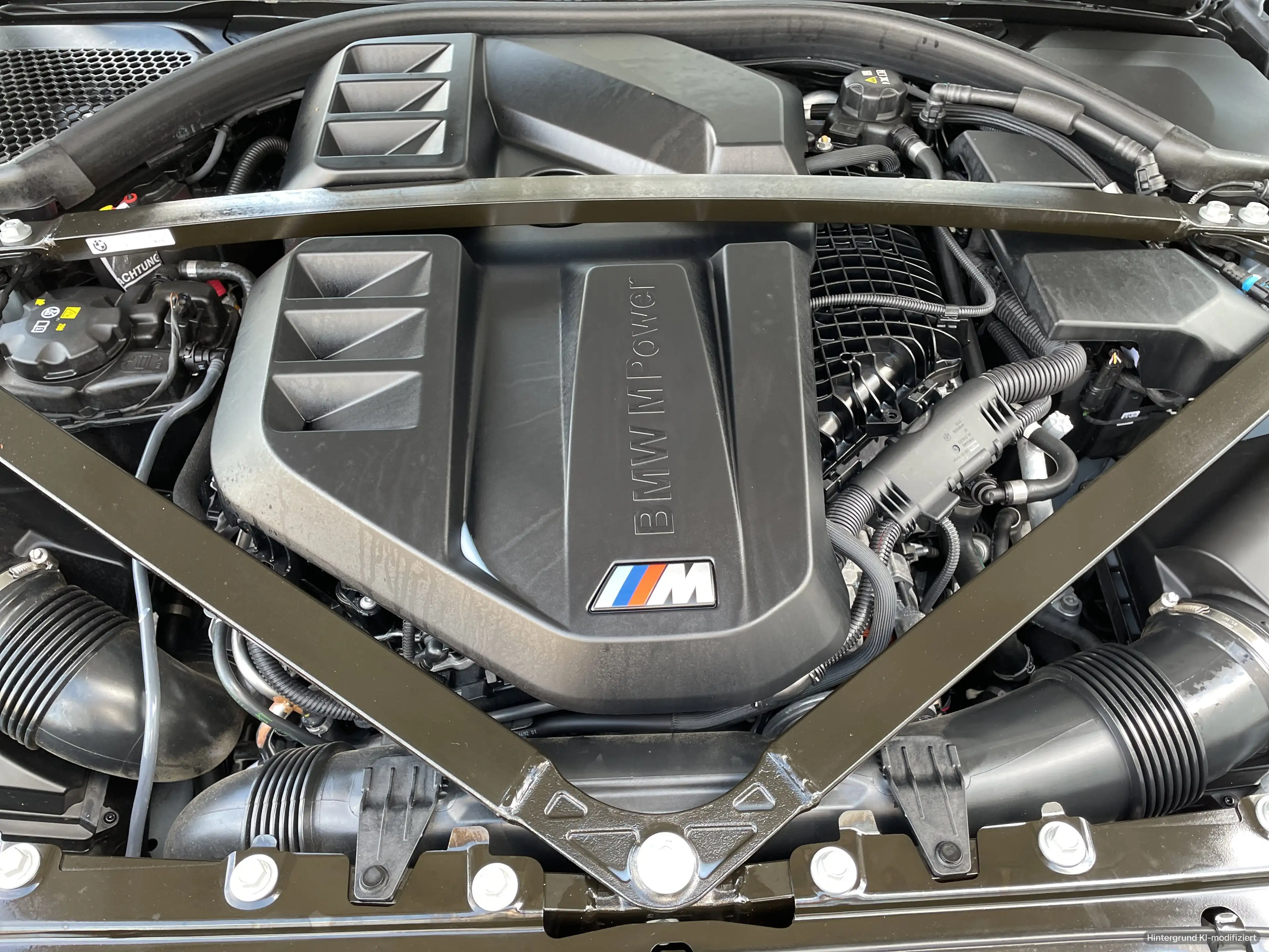 BMW M4 Competition Adaptives M Fahrwerk-Innovationspaket- — photo 12