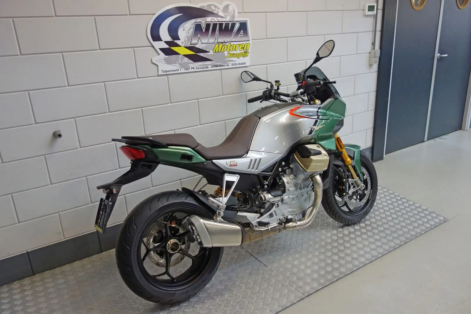Moto Guzzi V 100 MANDELLO S Zielony - 2