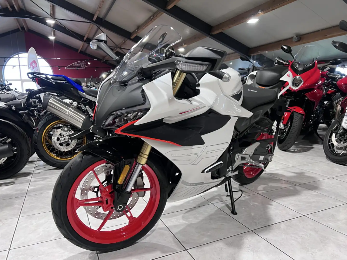 CFMOTO 450 SR TC Blanco - 2