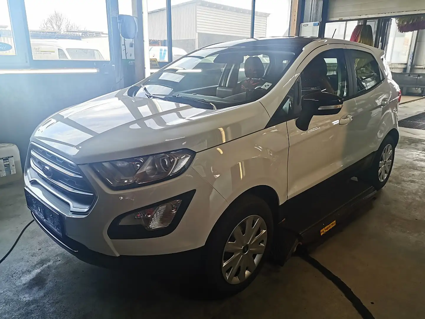 Ford EcoSport 1,0 EcoBoost Cool & Connect Blanc - 1