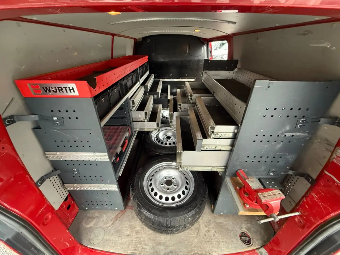 Volkswagen T6 Transporter Kasten-Kombi Kasten lang Rot - 2