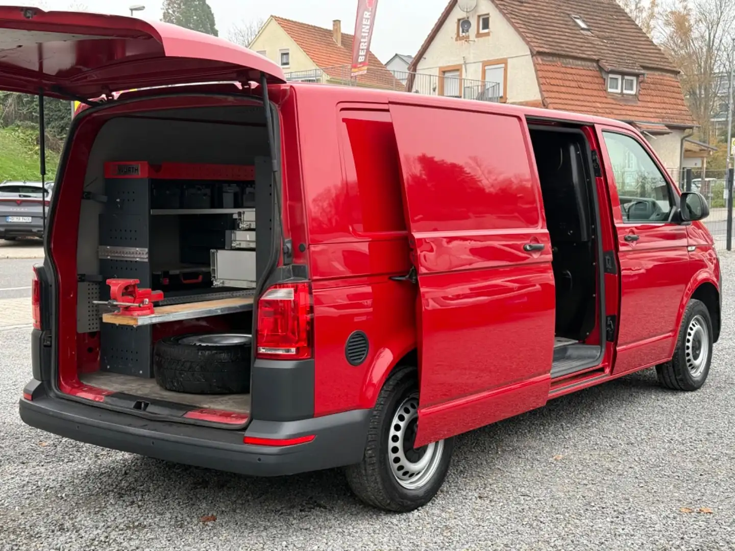 Volkswagen T6 Transporter Kasten-Kombi Kasten lang Rot - 1