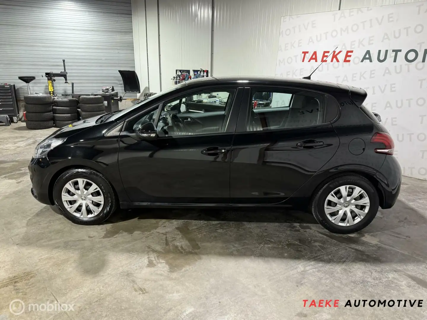 Peugeot 208 1.2 PureTech Active Airco/Cruise/Nap/2e EIG Zwart - 2