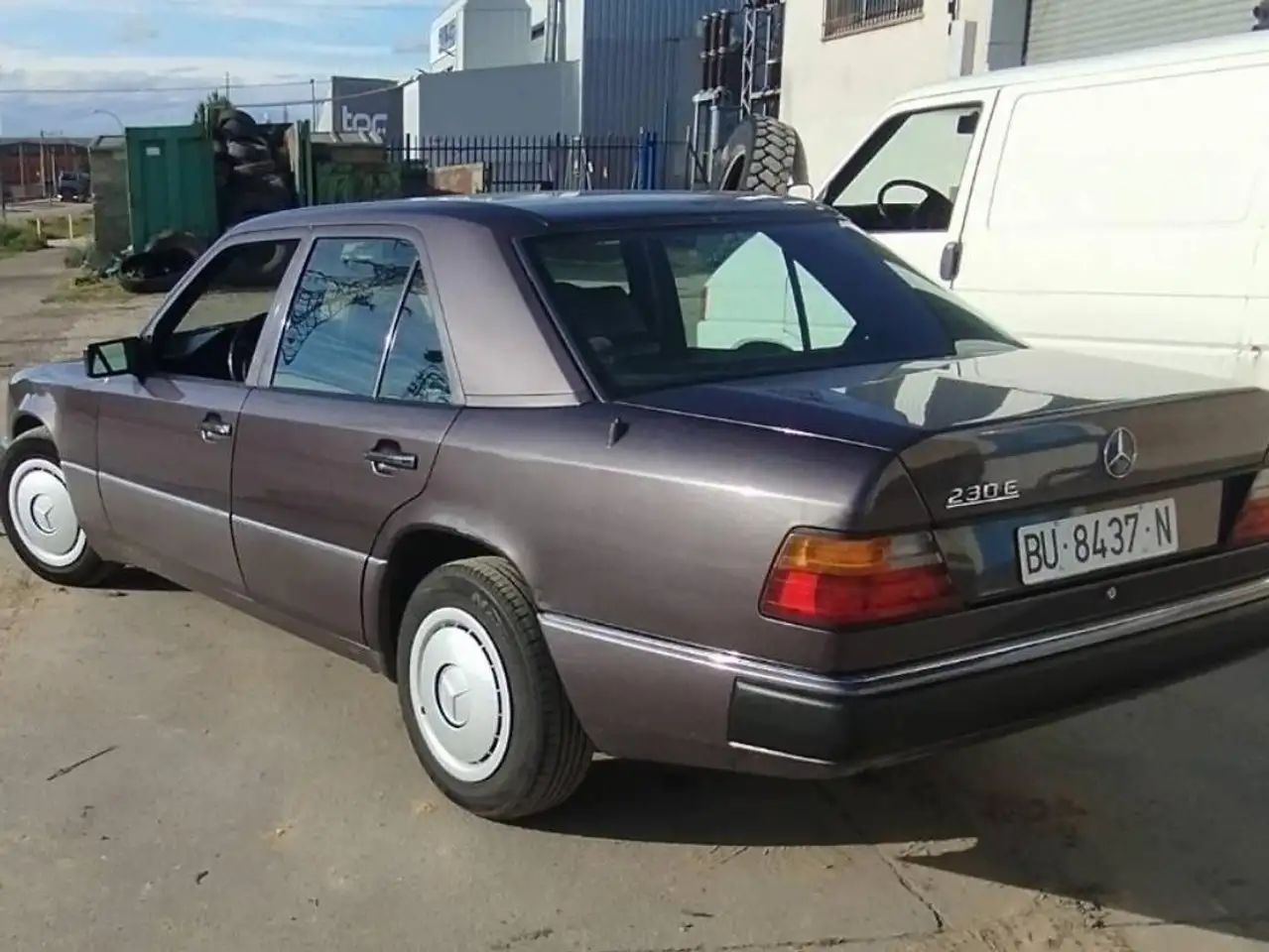 Mercedes-Benz 230TE, foto 4