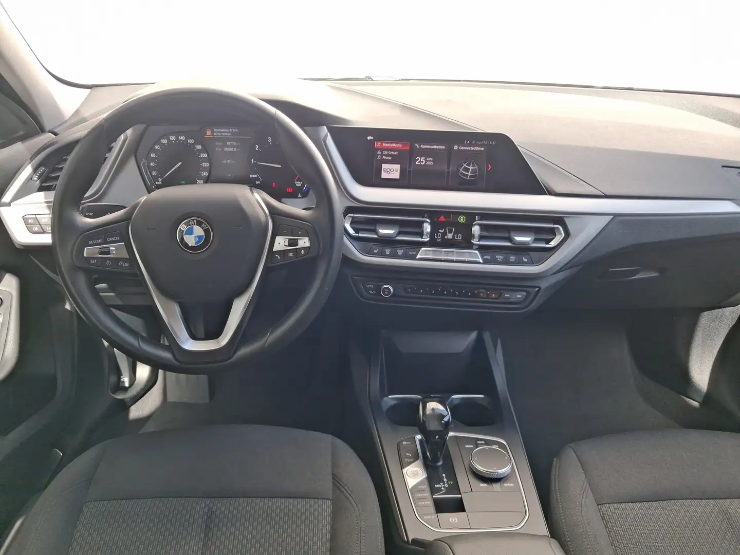BMW 118 i LED DAB AHK SHZ Grau - 2