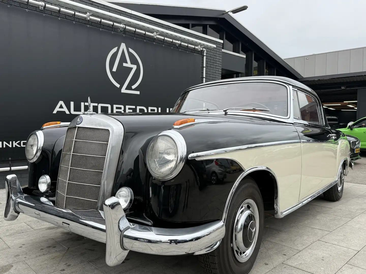 Mercedes-Benz 220 Ponton S Coupe W128 Fekete - 2