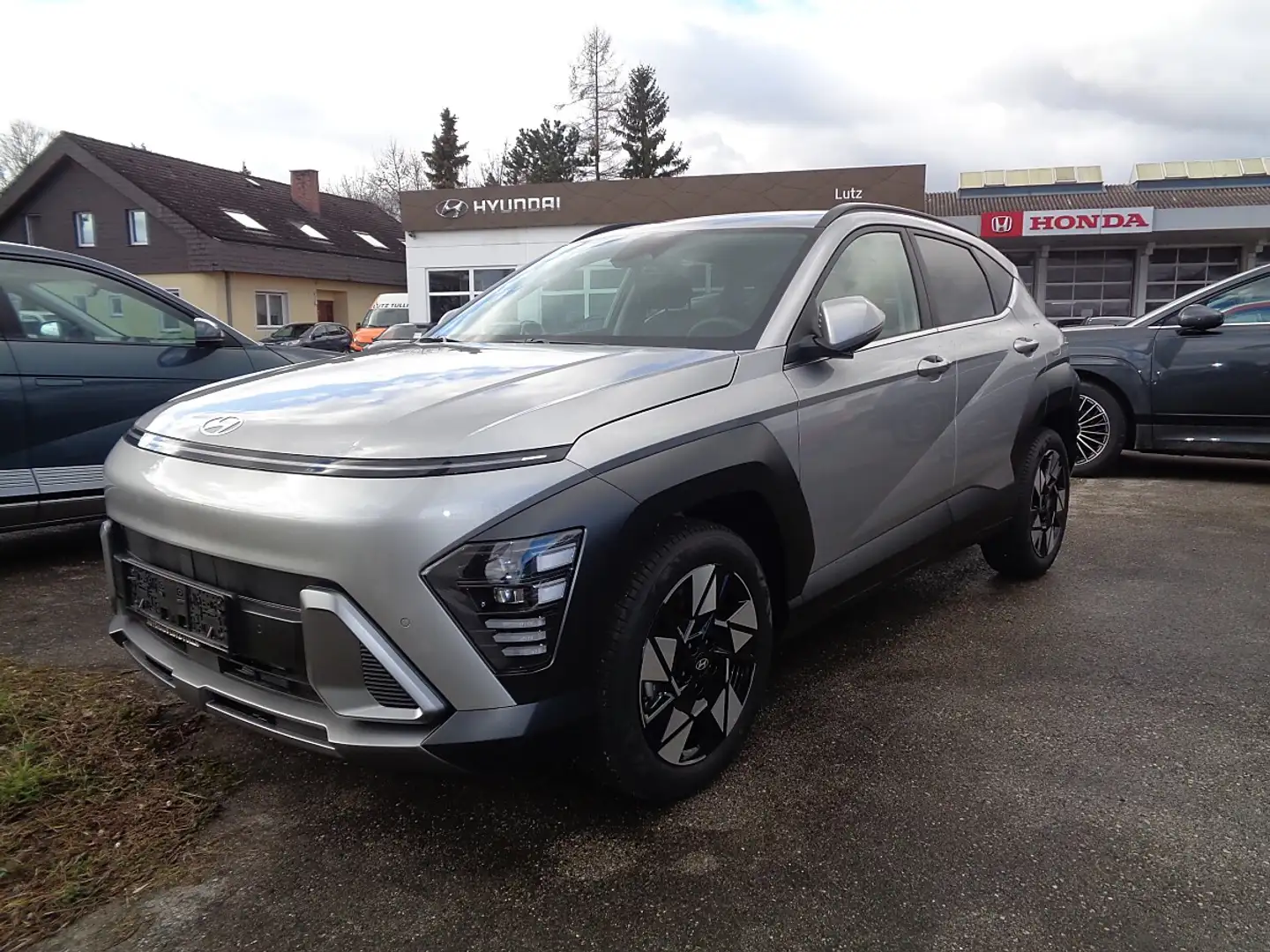 Hyundai KONA Kona 1,6 T-GDi 4WD Go Plus DCT Aut. Silber - 1